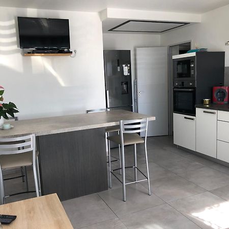 Appartement Sur La Colline Avec Acces Piscine Volx Eksteriør billede