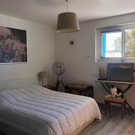 Appartement Sur La Colline Avec Acces Piscine Volx Eksteriør billede