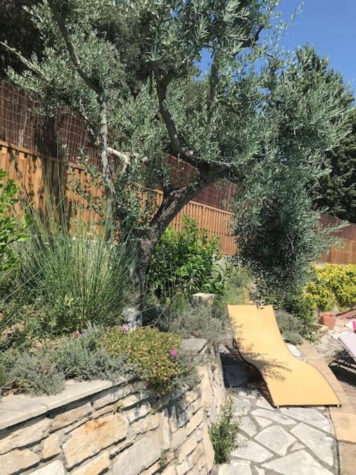 Appartement Sur La Colline Avec Acces Piscine Volx Eksteriør billede