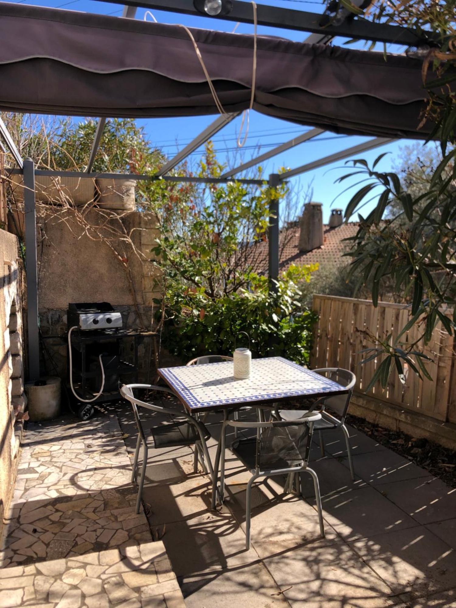 Appartement Sur La Colline Avec Acces Piscine Volx Eksteriør billede
